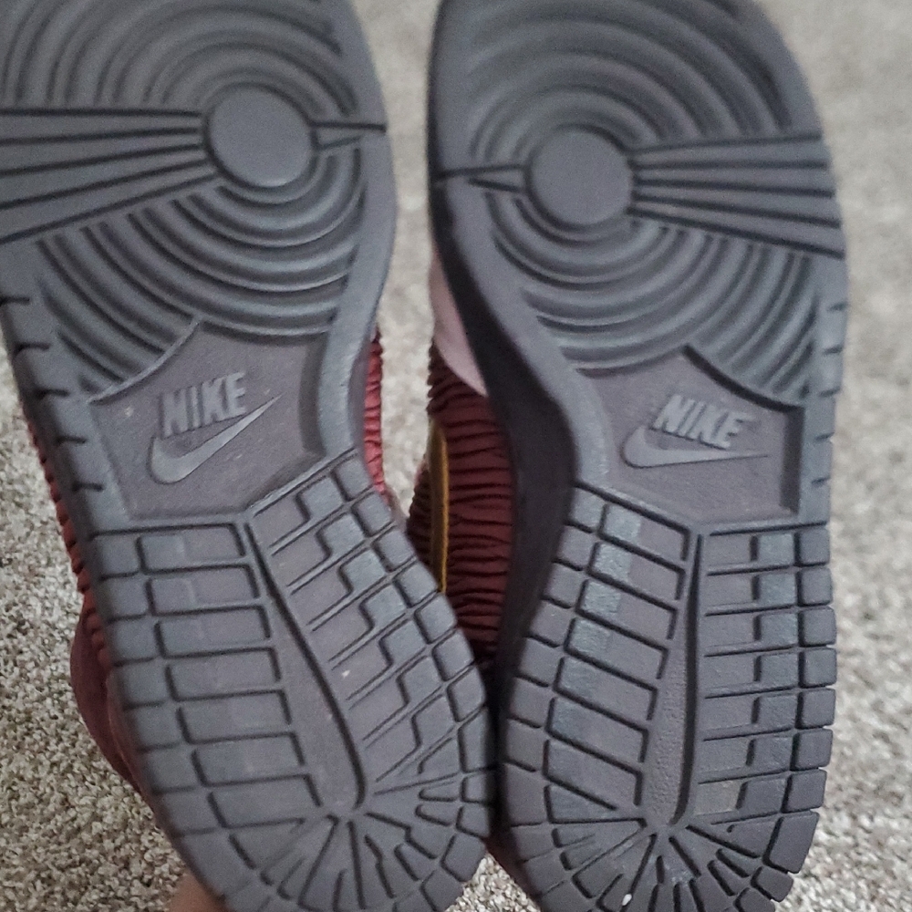 Nike SB Dunk High “Mama Bear” | Size 5.5Y (Women’s 7) - Picture 8 of 9